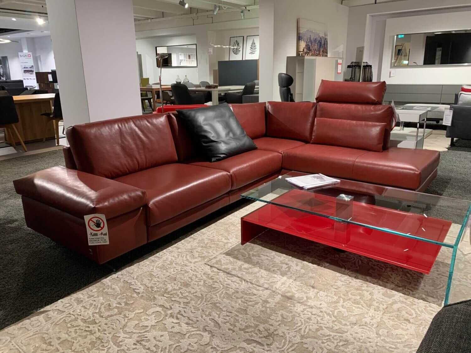 Ecksofa Otis Leder B Buffalo Glow Rot mit Kissen und Kopfstütze von WK Wohnen