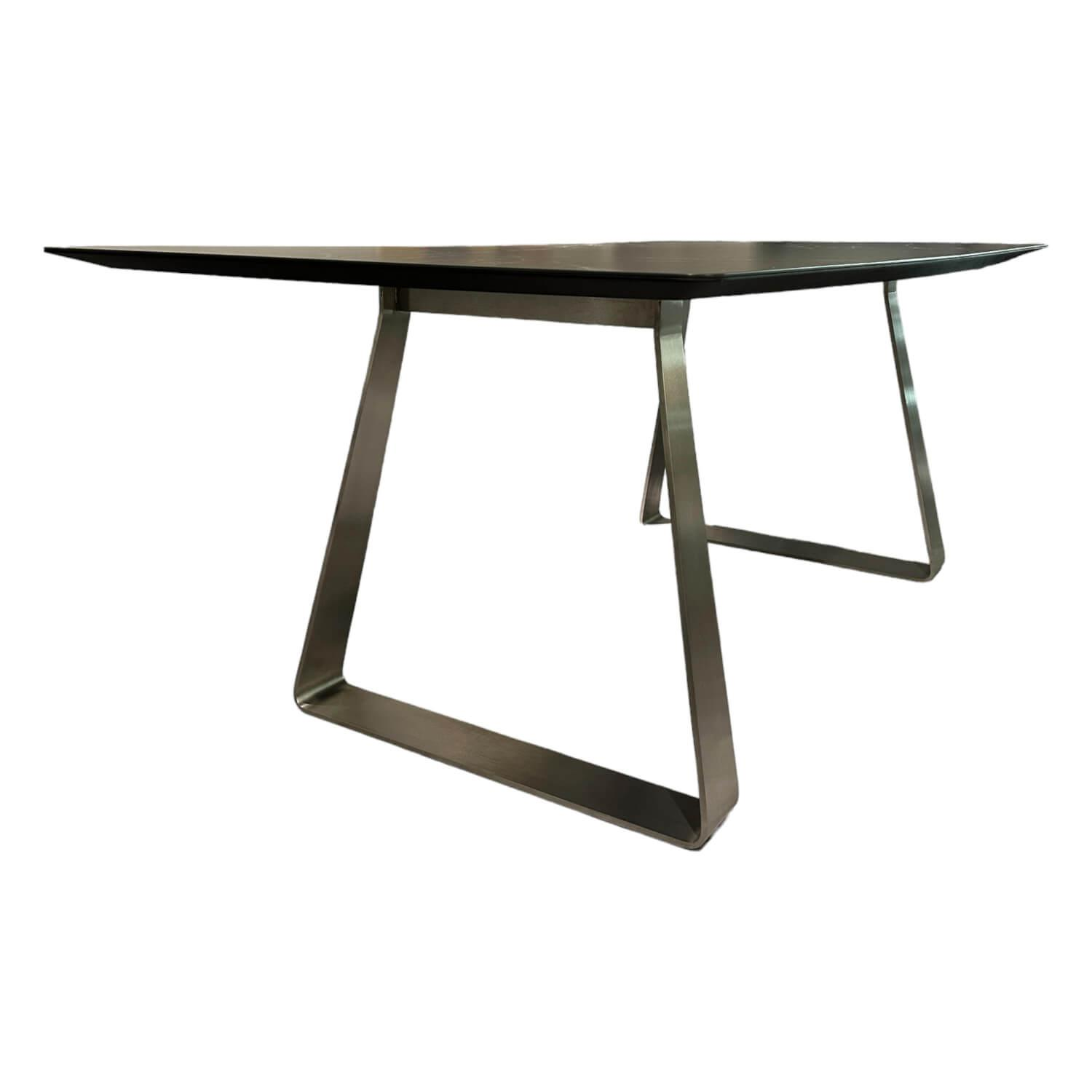 Esstisch WK 852-9 Tischplatte Keramik Marmor Schwarz Rundkufe Edelstahl Matt Esstisch WK 852-9 Tischplatte Keramik Marmor Schwarz Rundkufe Edelstahl Matt von WK Wohnen