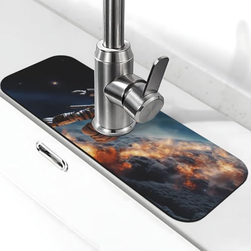 Astronaut fliegt im Weltraum, Wasserhahnmatte für Küchenspüle, super saugfähig, Spritzfänger, Kieselgur, schnell trocknender Stein, Wasserhahngriff, Tropffänger-Tablett, Matte für Badezimmer von WLKSNBVD