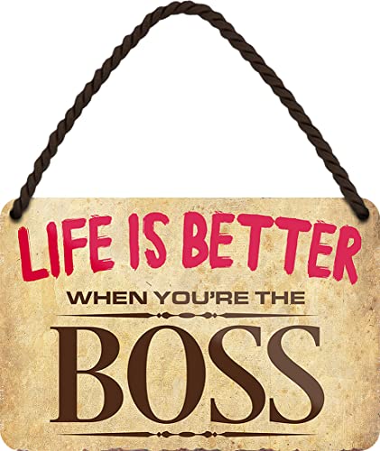 WOGEKA ART Retro Blechschild - Life is better when you´re the BOSS - Lustiger Spruch als Geschenkidee zu Geburtstag Weihnachten als Deko Schild 18x12 cm Vintage Metallschild Hängeschild HS891 WOGEKA ART Retro Blechschild - Life is better when you´re the BOSS - Lustiger Spruch als Geschenkidee zu Geburtstag Weihnachten als Deko Schild 18x12 cm Vintage Metallschild Hängeschild HS891 von WOGEKA ART
