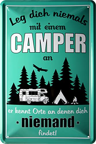 WOGEKA ART Retro Blechschilder - Leg Dich niemals mit einem Camper an - Lustiger Spruch als Geschenk-Idee für Camper zu Geburtstag Weihnachten zur Deko 20x30 cm Vintage Metall-Schild 869 WOGEKA ART Retro Blechschilder - Leg Dich niemals mit einem Camper an - Lustiger Spruch als Geschenk-Idee für Camper zu Geburtstag Weihnachten zur Deko 20x30 cm Vintage Metall-Schild 869 von WOGEKA ART