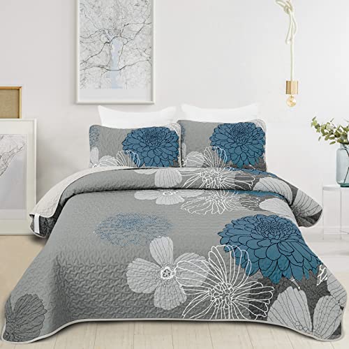 WONGS BEDDING Tagesdecke 240x260 Blau Blumen Bettüberwurf Weiche Sommerdecke Gesteppte Decke für Doppelbett Mikrofaser Bettdecke mit 2 Kissenbezug 48x75 von WONGS BEDDING