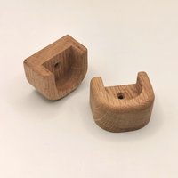 2Er Set Handgefertigte Stangen Halterungen Aus Eichenholz Für Kleiderstangen, Vorhangstangen Und 2Er Set Handgefertigte Stangen Halterungen Aus Eichenholz Für Kleiderstangen, Vorhangstangen Und von WOODinMINIMALISM