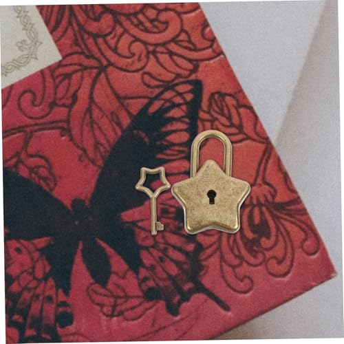 WOONEKY Stylisches Fünf punkte stern vorhängeschloss mit Schlüssel Leichtes Robustes Reiseschloss für Koffer Rucksäcke Tagebücher und Handtaschen Praktisches Sicherheitsschloss für Alltag WOONEKY Stylisches Fünf punkte stern vorhängeschloss mit Schlüssel Leichtes Robustes Reiseschloss für Koffer Rucksäcke Tagebücher und Handtaschen Praktisches Sicherheitsschloss für Alltag von WOONEKY