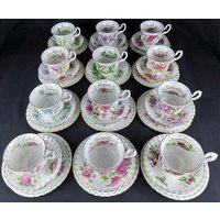 Royal Albert „Blume Des Monats" Trio. Erste Wahl. Perfekt. Der Preis Ist Für 1 Trio von WORLDRECORDS
