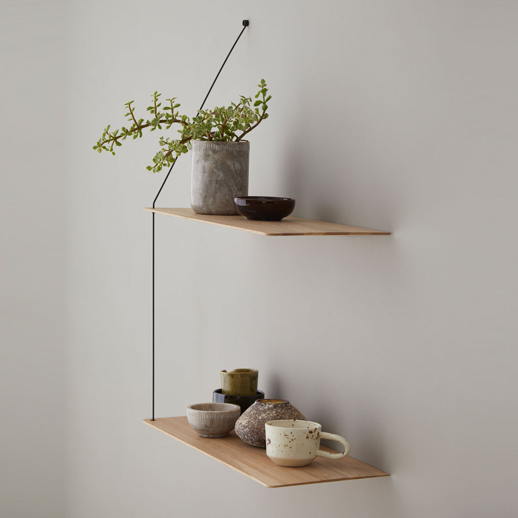 WOUD - Stedge Shelf - Hängeregal aus Holz & Metall im dänischen Design von WOUD