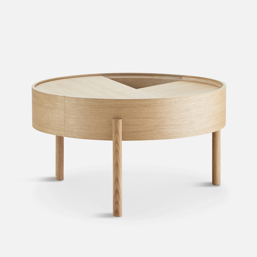 Woud - Arc Coffee Table - runder Couchtisch aus Holz mit Strauraum von WOUD