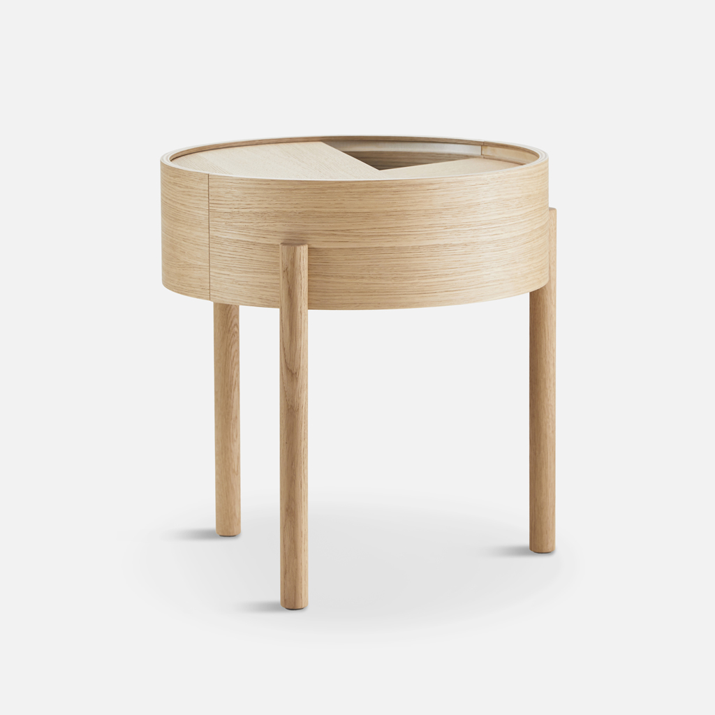 Woud - Arc Side Table - runder Beistelltisch mit Stauraum aus Holz von WOUD