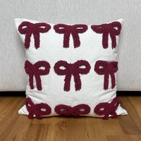 Weihnachts-Kissenbezug Mit Schleifen-Motiv - Festliche Deko & Perfektes Geschenk Für Deko-Liebhaber von WOVENGRACEStudio