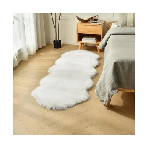 Shaggy Fur Rug Bedroom Soft Fluffy Faux Area Rugs Washable Plush Bedside Carpet for Living Room Sofa Decor für Wohnzimmer(White,60x180cm) von WSQHAO
