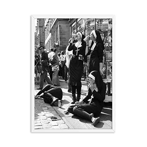 Rebellische Nonnen Kunstdruck Schwarz-Weiß Fotografie Poster Nonnen Rauchen Wand Bilder Bild Leinwand Bild Home Room Wandbilder Rahmenlos 50×70cm von WTEVMAIY