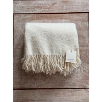 Weiche Wollboucle-Decke/Plüschdecke, Größe 140 X 200 cm Weiche Wollboucle-Decke/Plüschdecke, Größe 140 X 200 cm von WULISTUDIOS