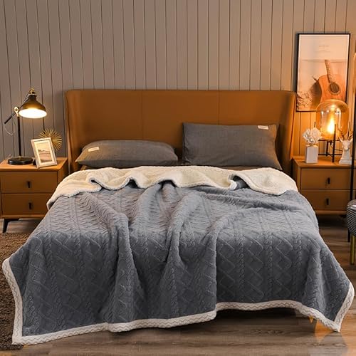 WUMIUER Winter Kuscheldecke 200 x 230 cm Flauschige Dicke Decke Grau blau - Weiß mit Randverzierung, Strickdecke Couchdecke Sofadecke Wohndecke, Super Weich und Warm für Wohnzimmer Schlafzimmer von WUMIUER