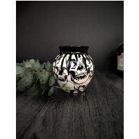 Gothic Schädel Vase, Goth Blumen, Makabere Alternative Blume, Emo Gebogene Vasen, Schwarz Weiße Keramik, Dekorative Seltsam Gruselig von WWCeramicsUK