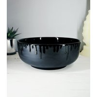 Mattschwarze Schüssel, Runde Obstschalen, Satin-Salatschalen, Glanzeffekt-Finish, Große Nudelschale, Einzigartige Küche, Gothic-Geschenk, Seltsam von WWCeramicsUK