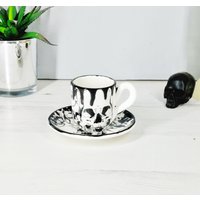 Schädel Tropfen Espresso, Süße Tasse Und Untertasse, Seltsam Wunderbar, Gothic Keramik, Kaffee Shot, Caffine Addict, Weihnachtsgeschenk, Halloween von WWCeramicsUK