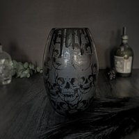 Schwarze Schädel Vase Handbemalte Gothic Keramik Wohndekor Schwarze Schädel Vase Handbemalte Gothic Keramik Wohndekor von WWCeramicsUK