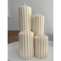 Geriffelte Stumpenkerze Creme | Säulenkerze Adventskranz Kerze Weihnachtskerze Hochzeitskerze 100 % Natürliches Rapswachs von Wachswunder