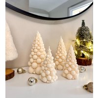 Weihnachtsbaum Kerze Mit Kugeln in Creme | Verschiedene Größen 100 % Natürliches Rapswachs von Wachswunder