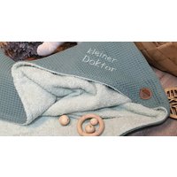 Kapuzenhandtuch - Badeponcho Baby Handtuch Mit Namen Waffelstoff Petrol von WaffelLiebe