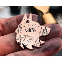 Hundemarke Wolf, Roségoldener Hundeanhänger, Handgestempelter Hunde-Id-Tag Mit 2 Telefonnummern, Langlebiger Hundeanhänger Aus Metall Heultem Wolf von WaggyPooch