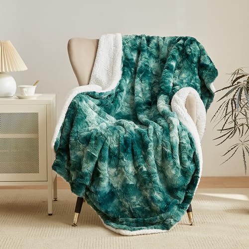 Wajade Kunstfelldecke – Sherpa Schafdecke – Comfort Luxuriöse Flauschige Kuscheldecke – weiche Decke für Couch und Bett – 160 x 200 cm –Dunkelgrün von Wajade