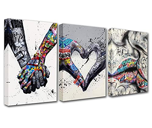Banksy Street Art Decor Lovers Holding Hands Painting Graffiti Bild Romantische Herz Wandkunst 3-teilig Druck auf Leinwand halten Hände Kunstwerk Wohnzimmer Heimdekoration gerahmt fertig zum Aufhängen von Walarky