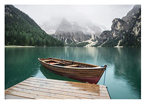 Fototapete Berge und Seen 3D Effekt Boot Panorama Landschaft Natur - inkl. Kleister - für Wohnzimmer Schlafzimmer Flur Vlies Tapete Vliestapete Wandtapete Motivtapeten Montagefertig (104x70 cm) von WallArena