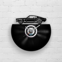 Vintage Auto Schallplatten Uhr Retro Garage Wandkunst Für Automobil-Fan von WallArtistsLT