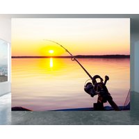 Tapetenwandbild „Twilight Fishing Solitude" Selbstklebende Ruhige Wasserlandschaft Und Ferne Flugzeugsilhouette Für Wohnzimmer Schlafzimmer von WallArtsOnline