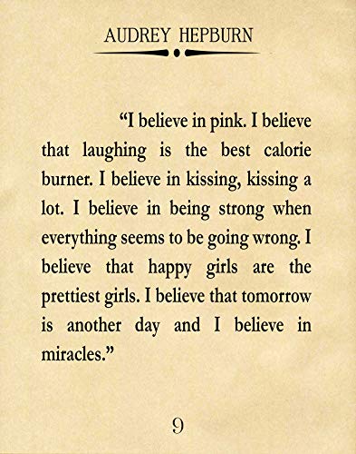 WallBUddy Audrey Hepburn Quote I Believe in Pink Audrey Hepburn Poster Audrey Hepburn Print Famous Quote poster Quotation Poster Book Page Poster (61cm x 91cm, Parchment) von WallBUddy