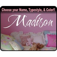 Mädchen Personalisierter Namensaufkleber - Babyzimmer, Schlafzimmer Vinyl Wanddeko Aufkleber, 23" Lang von WallCrafters