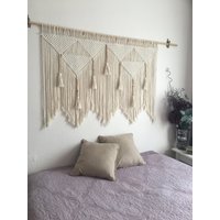 Boho Wohngeschenk, Makramee-Wandbehang Mit Quasten von WallKnot