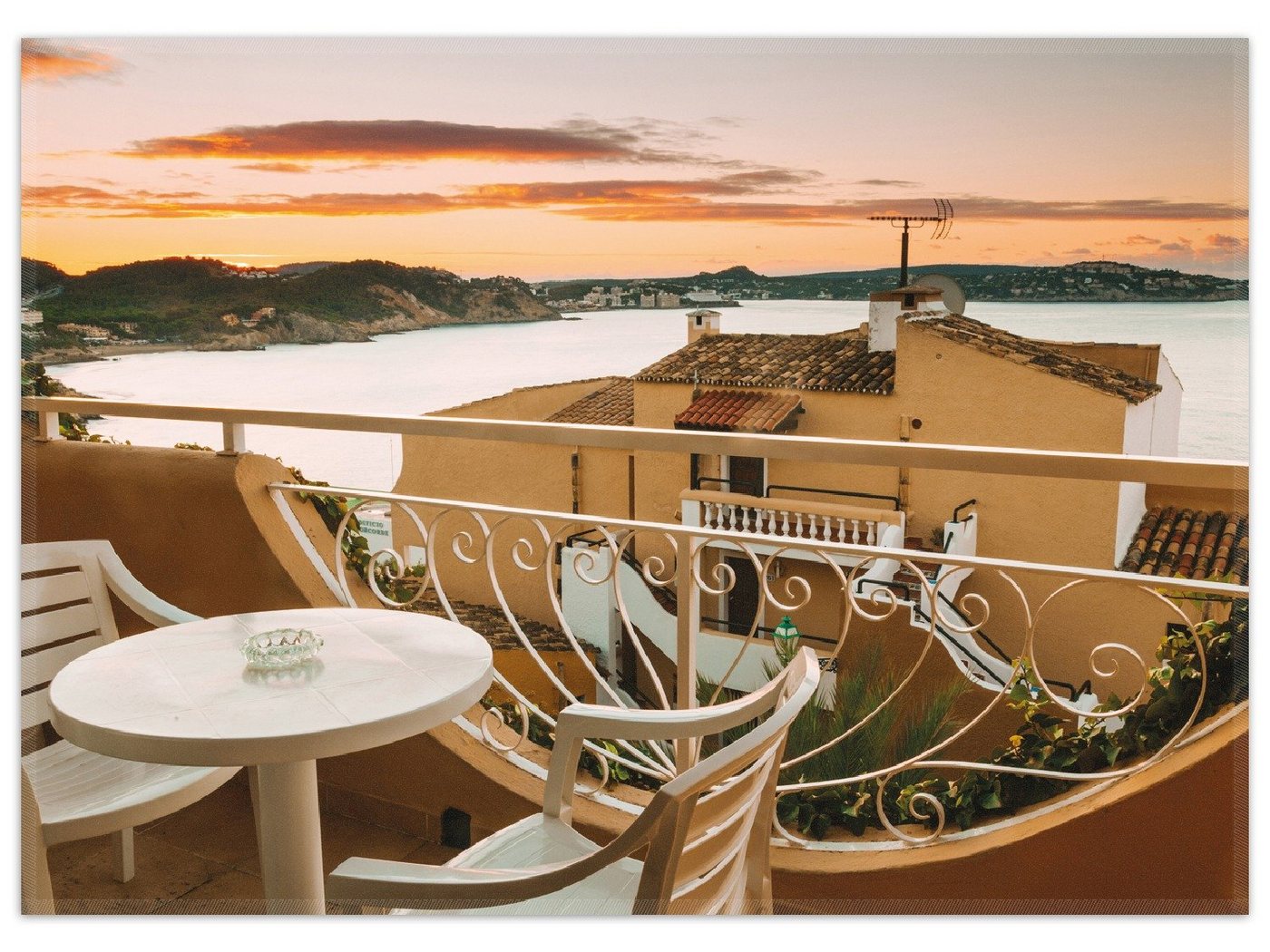 Teppich Sommer in Spanien - Ausblick von einer schönen Terrasse auf das Meer, Wallario, rechteckig, rutschfest von Wallario