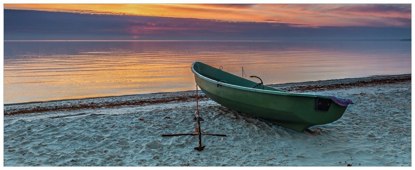 Wallario Acrylglasbild, Einsames Fischerboot mit Anker am Strand, in verschiedenen Ausführungen von Wallario