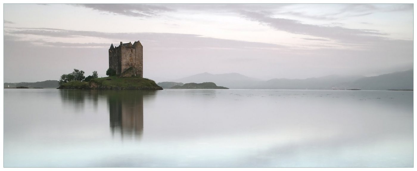 Wallario Acrylglasbild, Schloss in Schottland, in verschiedenen Ausführungen von Wallario