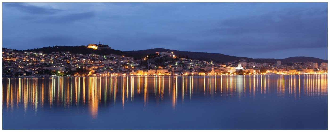 Wallario Acrylglasbild, Stadt an der Adria bei Nacht, in verschiedenen Ausführungen von Wallario