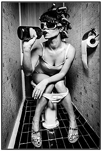 Wallario Black and White Edition - Wandbild Kloparty - Sexy Frau auf Toilette mit Weinflasche in Premiumqualität, Poster mit schwarzem Rahmen, Größe: 61 x 91,5 cm Wallario Black and White Edition - Wandbild Kloparty - Sexy Frau auf Toilette mit Weinflasche in Premiumqualität, Poster mit schwarzem Rahmen, Größe: 61 x 91,5 cm von Wallario