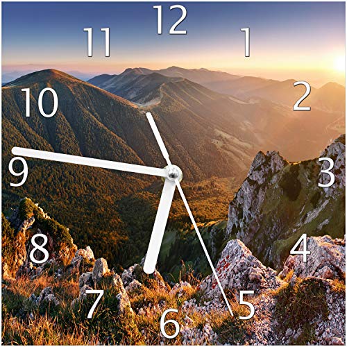 Wallario Design-Wanduhr Berglandschaft mit Sonnenuntergang in der Slowakei aus Glas, Motiv-Uhr Größe 20 x 20 cm, weiße Zeiger von Wallario