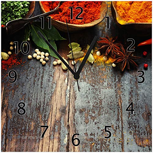 Wallario Design-Wanduhr Gewürze auf Holz - uriger Holztisch in der Küche aus Glas, Motiv-Uhr Größe 30 x 30 cm, Schwarze Zeiger von Wallario