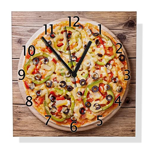 Wallario Design Wanduhr Italienische Pizza mit Peperoni, Oliven. Paprika und Käse aus Aluverbund, Alu-Uhr Größe 30 x 30 cm, Schwarze Zeiger mit Metalloptik von Wallario
