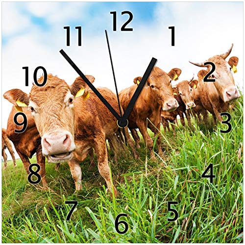 Wallario Design-Wanduhr Kühe im Sommer auf der Weide aus Glas, Motiv-Uhr Größe 30 x 30 cm, Schwarze Zeiger Wallario Design-Wanduhr Kühe im Sommer auf der Weide aus Glas, Motiv-Uhr Größe 30 x 30 cm, Schwarze Zeiger von Wallario