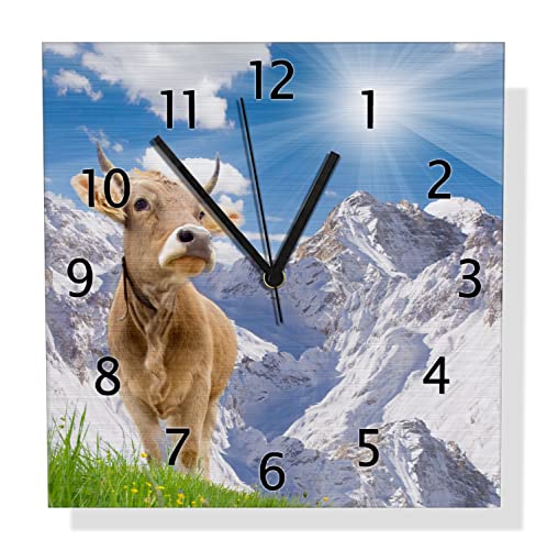 Wallario Design Wanduhr Kuh im Sonnenschein in den Alpen aus Aluverbund, Alu-Uhr Größe 30 x 30 cm, Schwarze Zeiger mit Metalloptik von Wallario