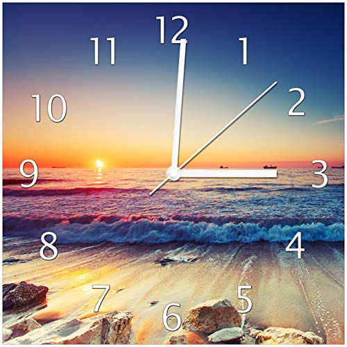 Wallario Design-Wanduhr Sonnenuntergang am Meer mit Wellen am Strand aus Glas, Motiv-Uhr Größe 30 x 30 cm, weiße Zeiger von Wallario