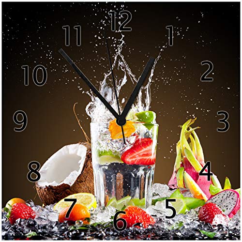 Wallario Design-Wanduhr Tropische Früchte in einem erfrischenden Drink aus Glas, Motiv-Uhr Größe 30 x 30 cm, Schwarze Zeiger von Wallario