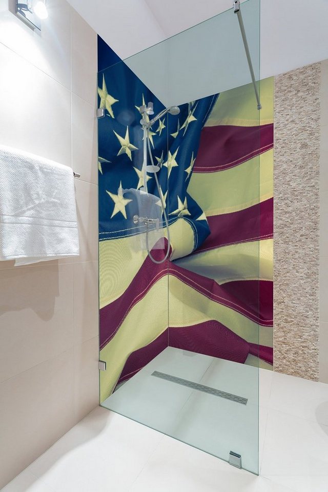 Wallario Duschrückwand Amerikanische Flagge im Wind, (2-tlg) von Wallario