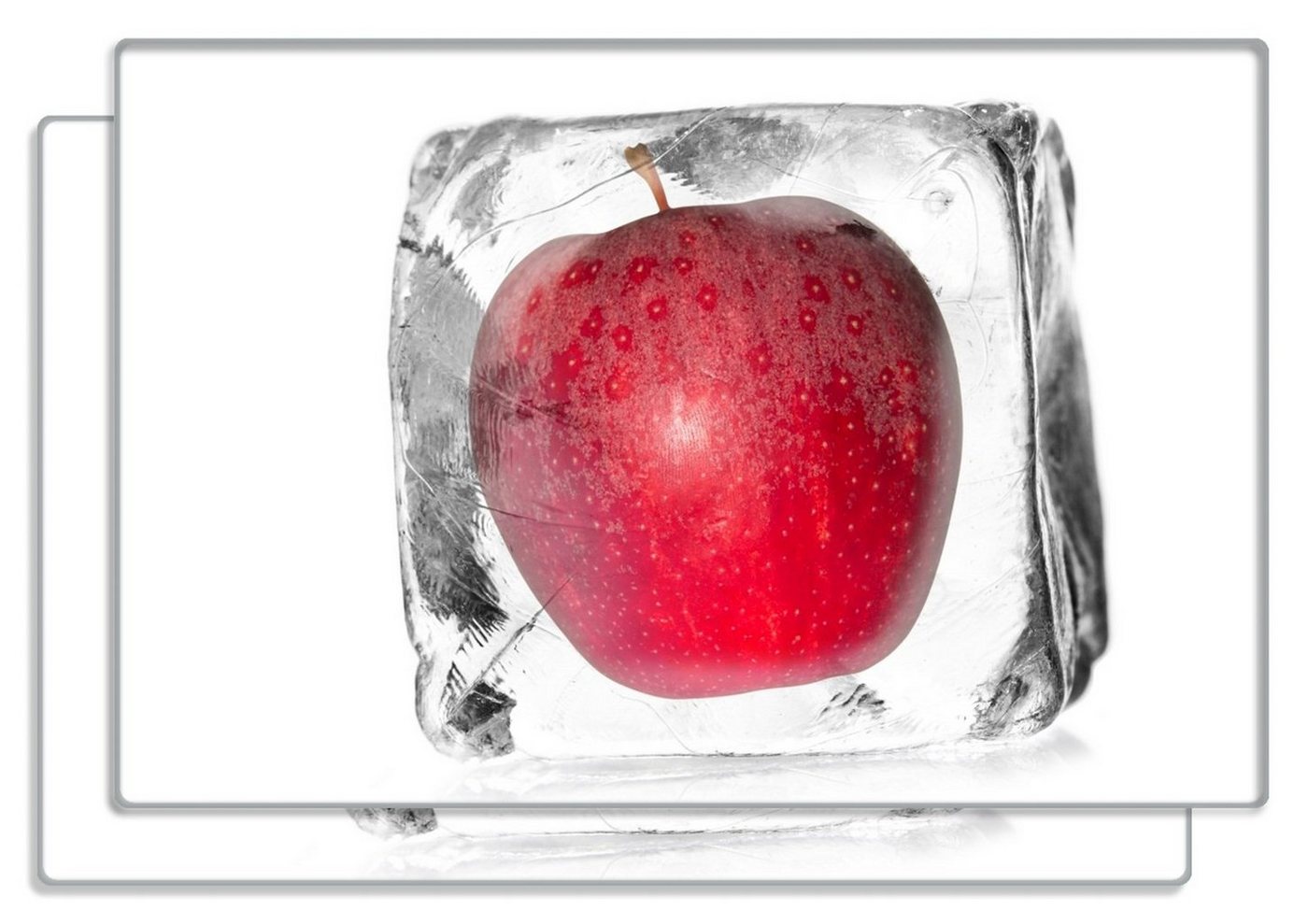Wallario Frühstücksbrett Roter Apfel in Eiswürfel - Eiskaltes Obst, ESG-Sicherheitsglas, (inkl. rutschfester Gummifüße 4mm, 2-St), 20x30cm von Wallario
