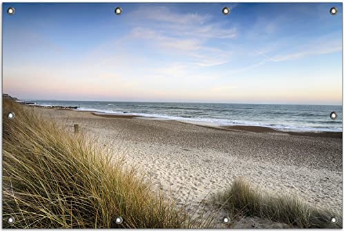 Wallario Outdoor-Poster für Garten oder Balkon Strandspaziergang im Urlaub an der Ostsee, Motivbanner Größe: ca. 80 x 120 cm, Outdoor-Bild von Wallario