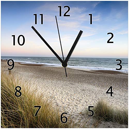 Wallario Design-Wanduhr Strandspaziergang im Urlaub an der Ostsee aus Glas, Motiv-Uhr Größe 30 x 30 cm, Schwarze Zeiger von Wallario