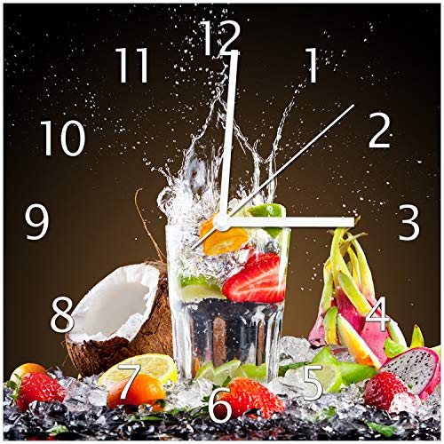 Wallario Design-Wanduhr Tropische Früchte in einem erfrischenden Drink aus Glas, Motiv-Uhr Größe 30 x 30 cm, weiße Zeiger von Wallario